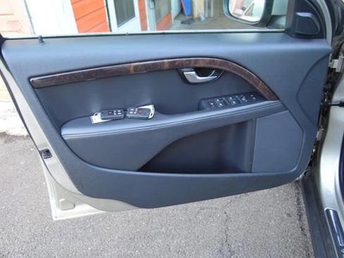 Used 2016 Volvo XC70 T5 Premier w/ Proximity Package image 32