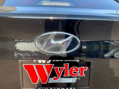 Used 2018 Hyundai Elantra SEL FWD image 23
