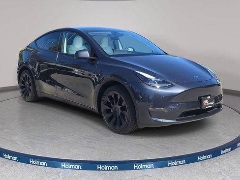 Used 2025 Tesla Model Y Long Range image 4