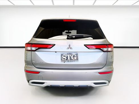 Used 2022 Mitsubishi Outlander SE FWD image 5