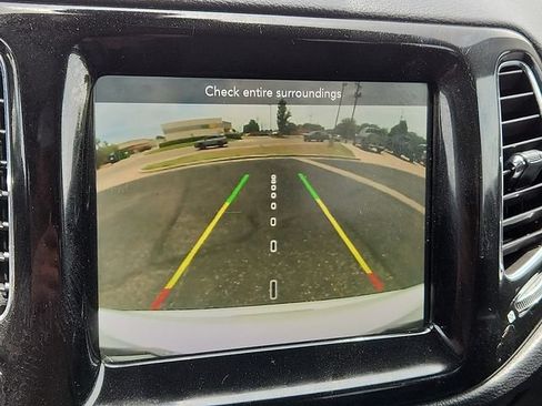 Used 2021 Jeep Compass Limited FWD image 18