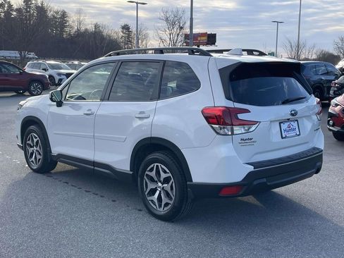 Used 2023 Subaru Forester Premium image 27