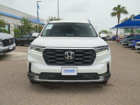 Used 2025 Honda Pilot EX-L image 2