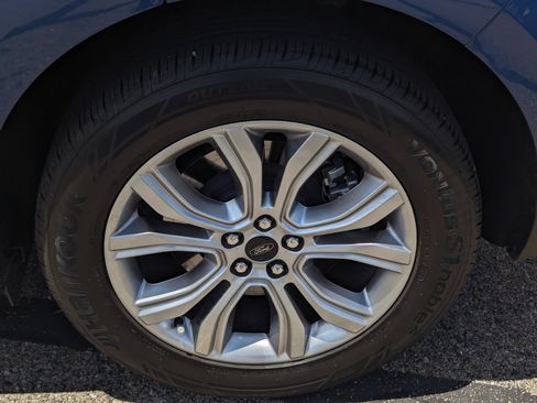 Certified 2024 Ford Edge Titanium AWD/4WD image 7
