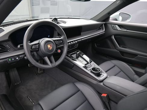 Certified 2025 Porsche 911 Carrera RWD image 4