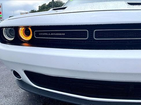 Used 2019 Dodge Challenger SXT RWD image 29