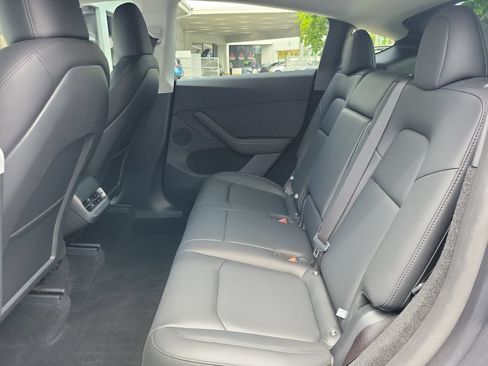 Used 2025 Tesla Model Y Performance AWD/4WD image 8