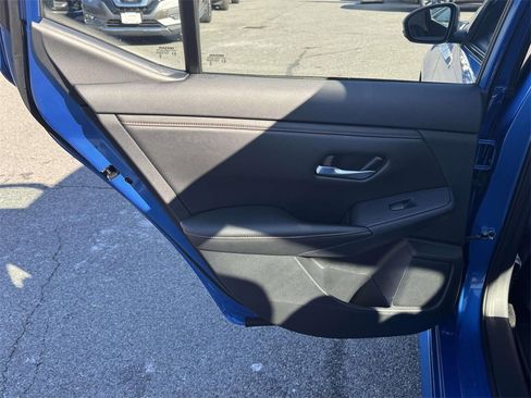 Used 2024 Nissan Sentra SR w/ SR Premium Package image 12