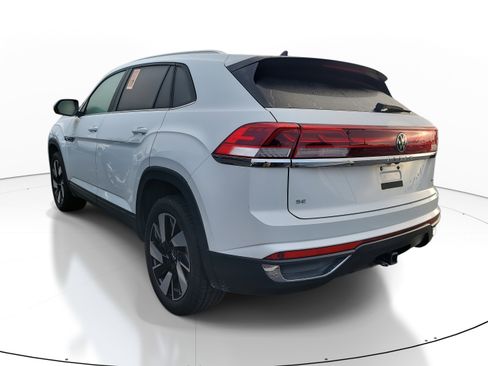 Used 2024 Volkswagen Atlas Cross Sport SE image 7