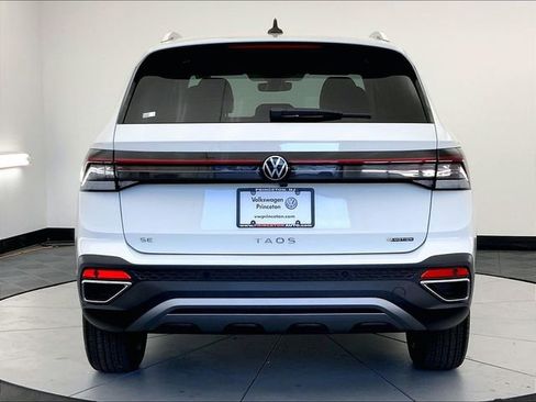 New 2026 Volkswagen Taos SE AWD/4WD image 14