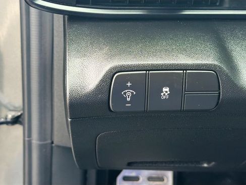 Certified 2025 Hyundai Elantra Sport FWD image 10