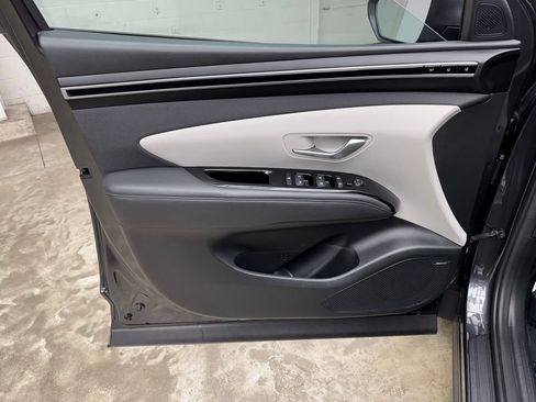 Used 2023 Hyundai Tucson Limited AWD/4WD image 10