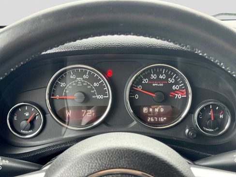 Used 2014 Jeep Wrangler Unlimited Rubicon AWD/4WD image 32