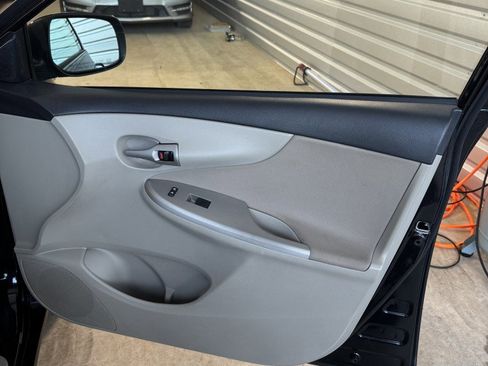 Used 2013 Toyota Corolla LE image 8