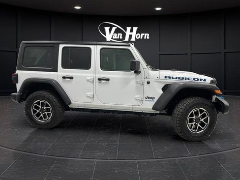 Used 2022 Jeep Wrangler Unlimited Rubicon 4xe w/ Safety Group AWD/4WD image 8