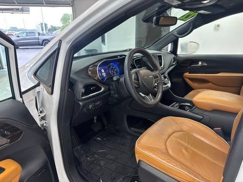 Used 2022 Chrysler Pacifica Pinnacle AWD/4WD image 18