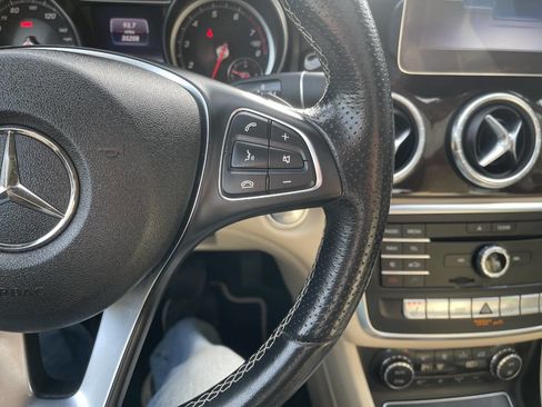 Used 2019 Mercedes-Benz CLA 250 4MATIC image 30