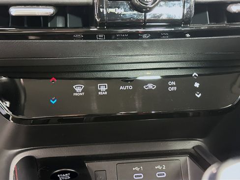 Used 2025 Nissan Kicks SR image 23