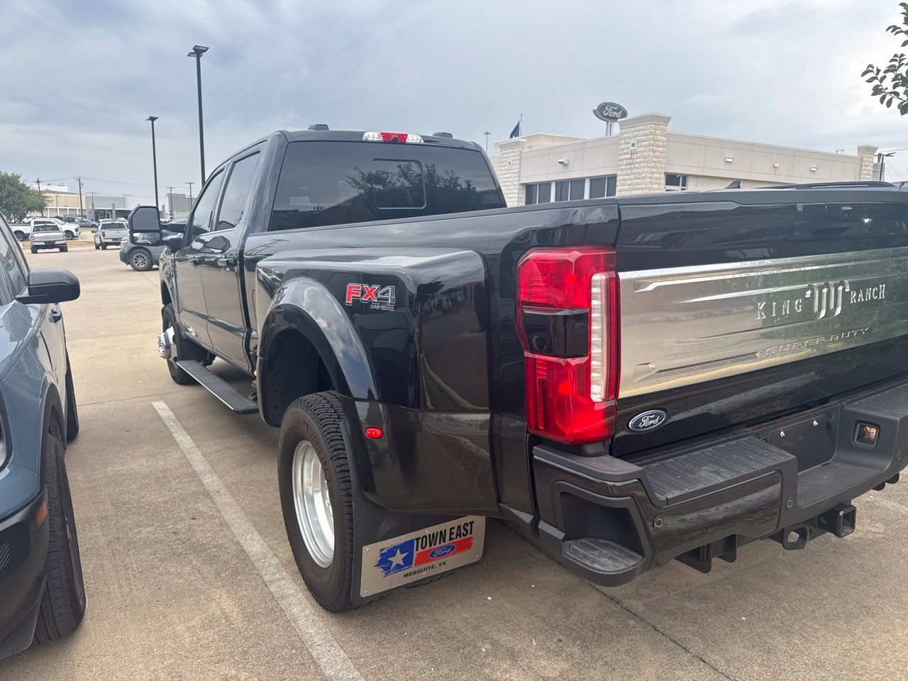 Used 2024 Ford F350 King Ranch AWD/4WD image 7