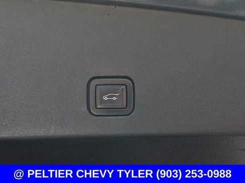 Used 2021 Cadillac XT6 Premium Luxury FWD image 7