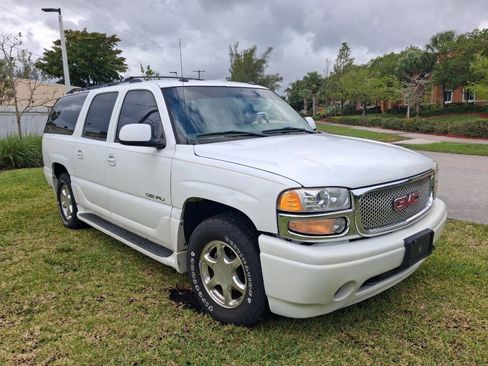 Used 2005 GMC Yukon XL Denali image 4