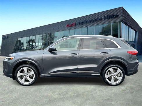 Certified 2025 Audi Q5 Premium Plus w/ Premium Plus image 2