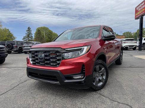 Used 2024 Honda Ridgeline TrailSport image 2