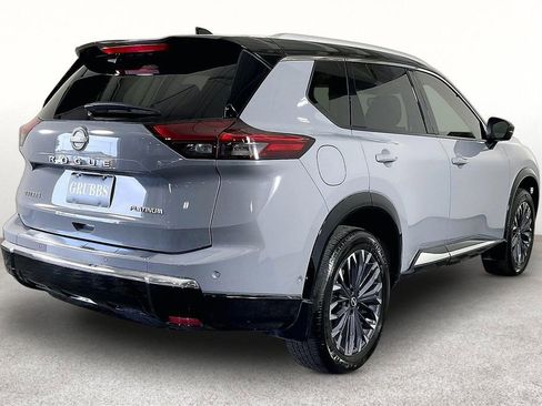 Used 2024 Nissan Rogue Platinum w/ Platinum Premium Package FWD image 2