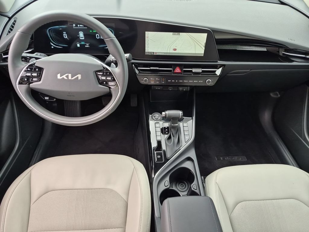 Certified 2025 Kia Niro EX FWD image 20