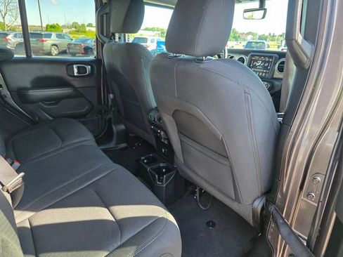 Used 2020 Jeep Wrangler Unlimited Sahara AWD/4WD image 12