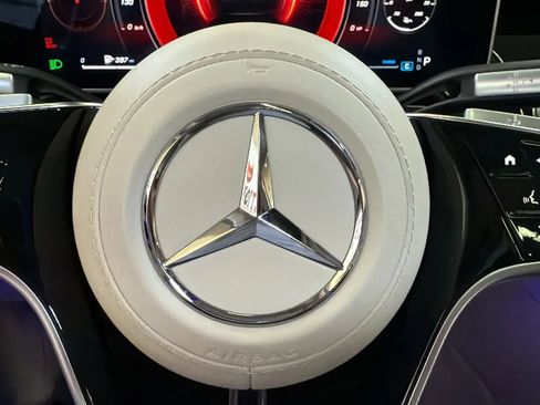 Used 2022 Mercedes-Benz S 500 4MATIC image 17