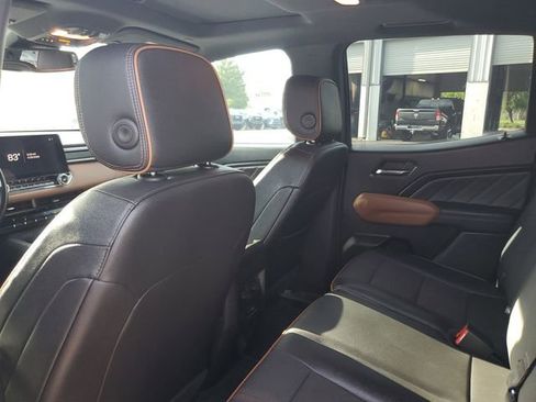 Used 2023 GMC Canyon AT4 AWD/4WD image 9