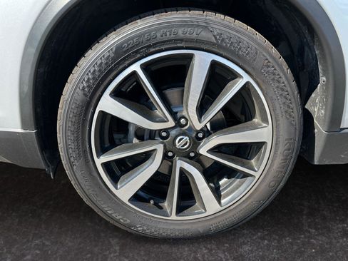 Used 2019 Nissan Rogue SL FWD image 15