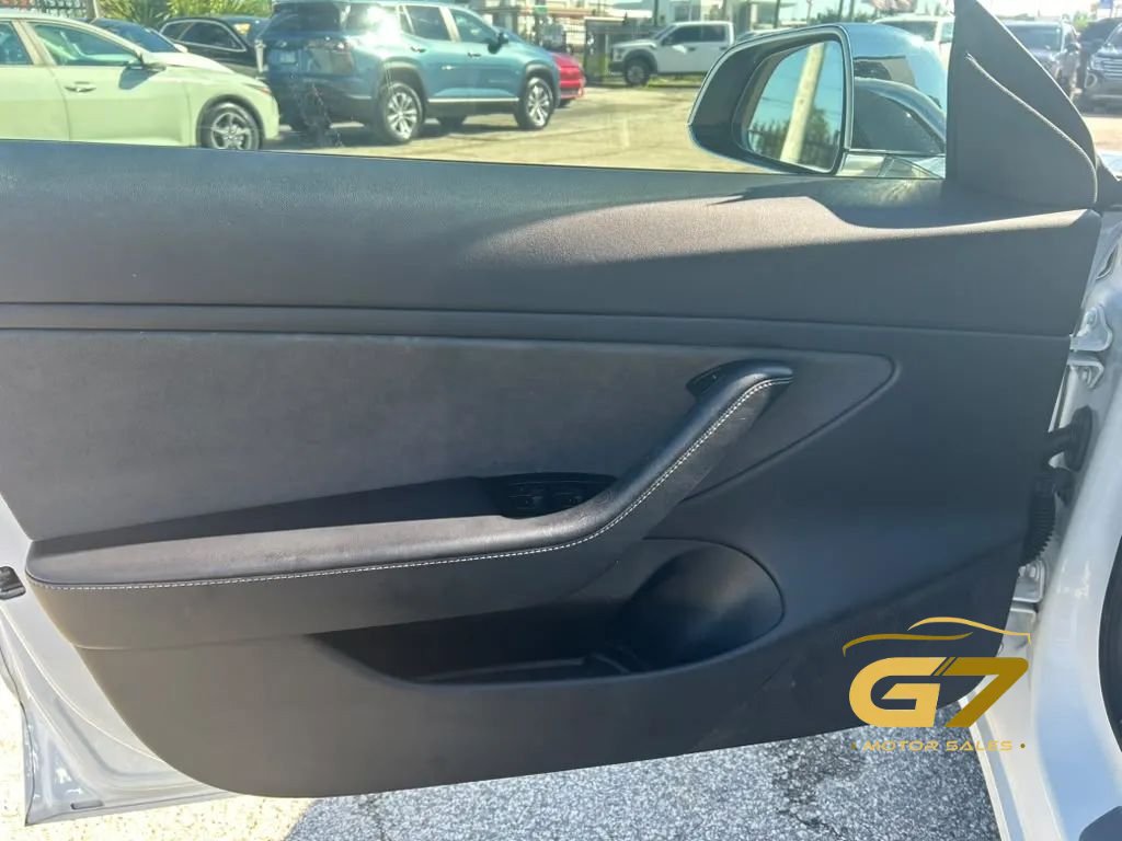 Used 2019 Tesla Model 3 Mid Range RWD image 10