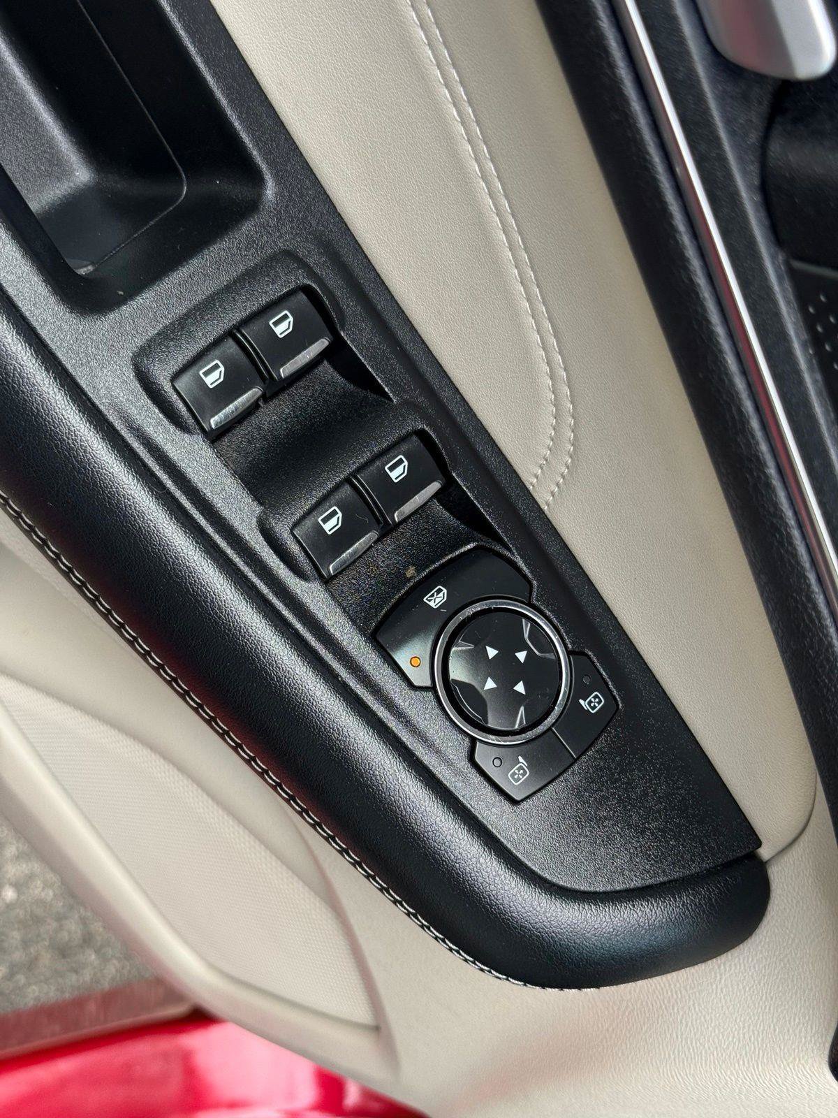 Used 2020 Ford Edge Titanium FWD image 19