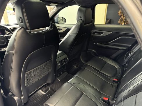 Used 2019 Jaguar F-PACE S image 40