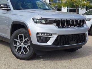 New 2025 Jeep Grand Cherokee Limited w/ Luxury Tech Group II video 2