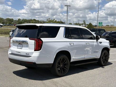 Used 2023 GMC Yukon SLT AWD/4WD image 5