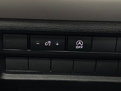 New 2026 Mitsubishi Outlander SE image 14