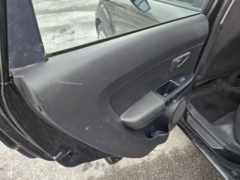 Used 2010 Kia Soul image 32