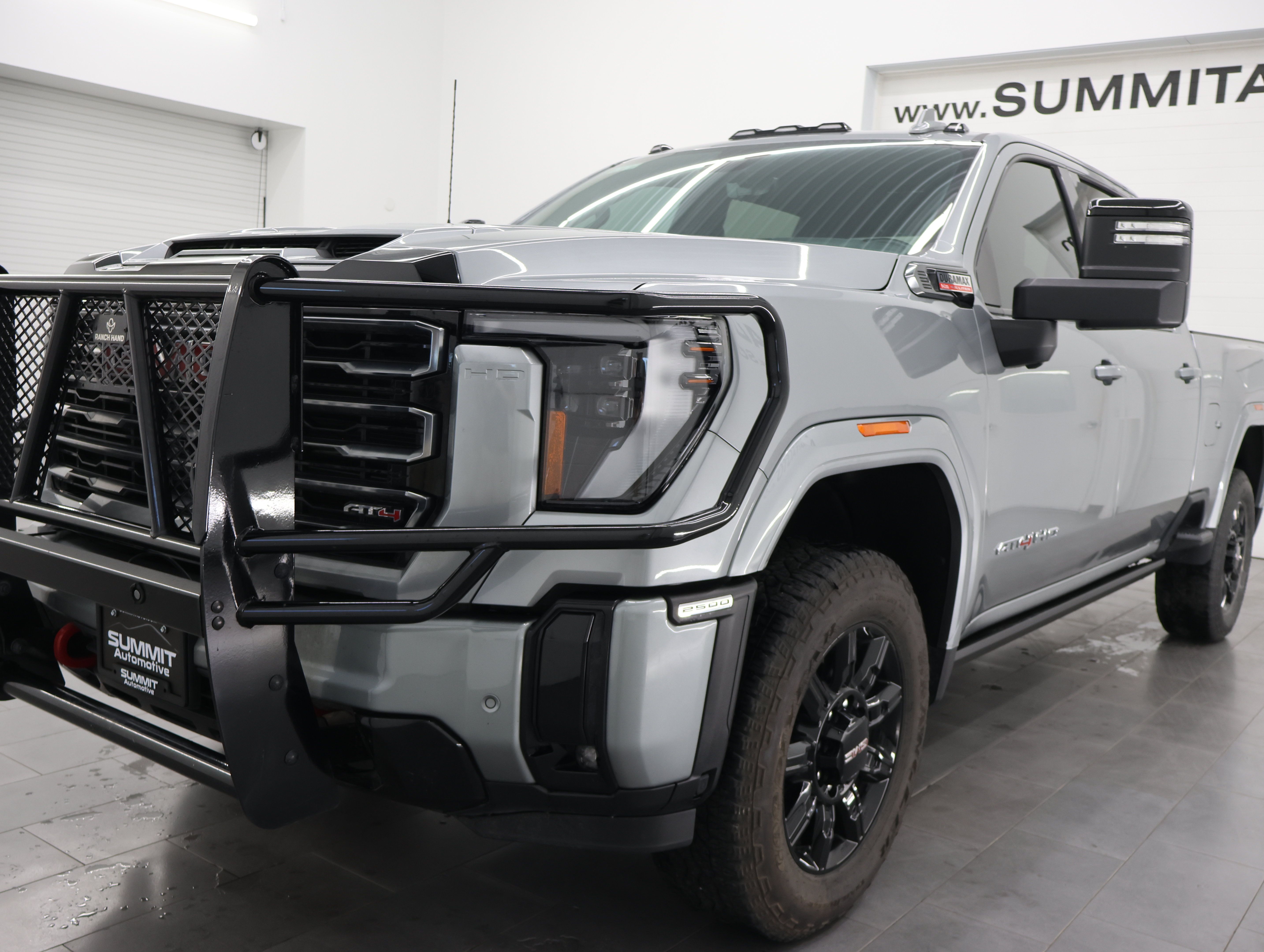 Used 2025 GMC Sierra 2500 AT4 w/ AT4 Premium Plus Package AWD/4WD image 7