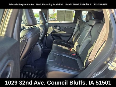 Used 2019 Jeep Cherokee Trailhawk w/ Cold Weather Group AWD/4WD image 27