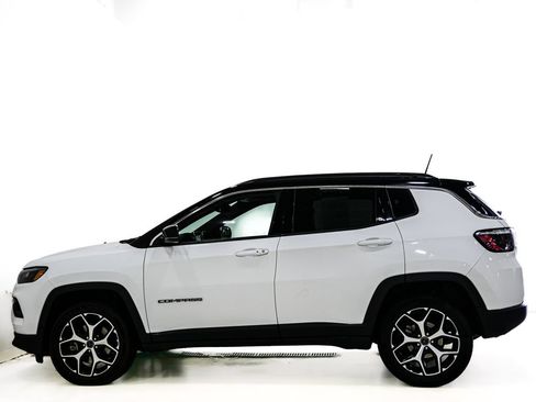 Used 2025 Jeep Compass Limited AWD/4WD image 5