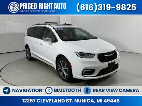 Used 2021 Chrysler Pacifica Pinnacle AWD/4WD image 1