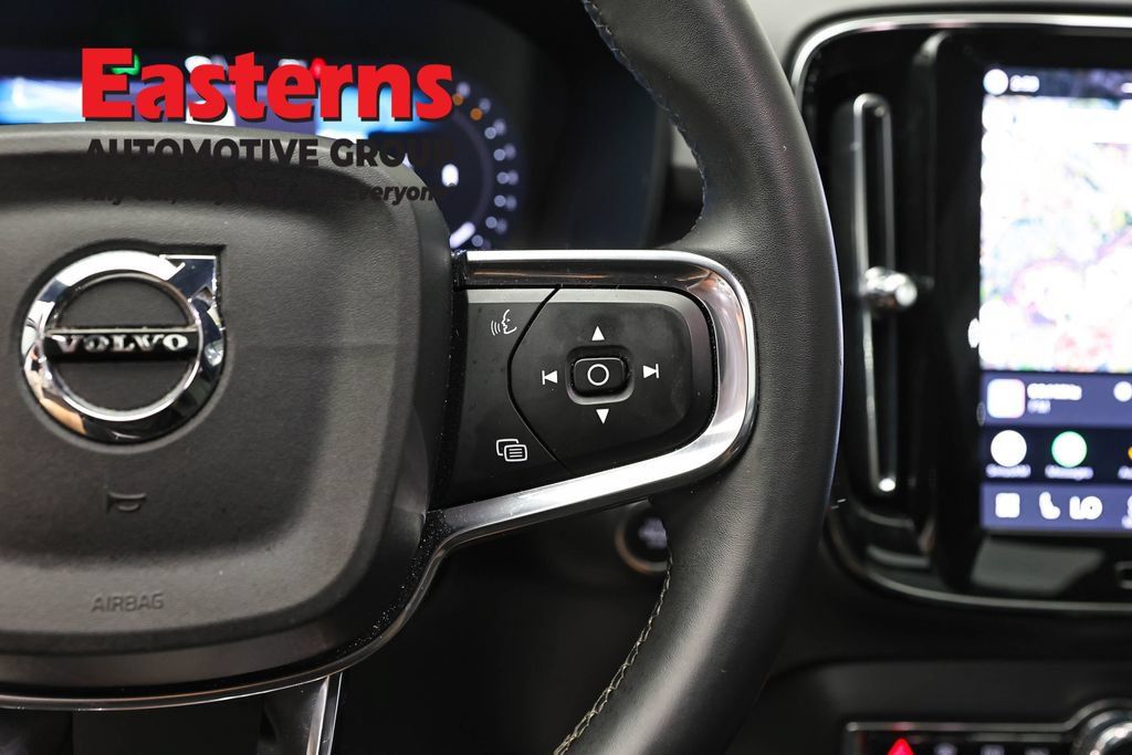 Used 2024 Volvo XC40 B5 Core AWD/4WD image 18