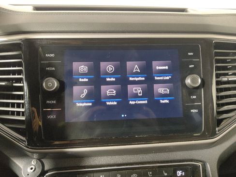 Used 2020 Volkswagen Atlas Cross Sport SEL Premium AWD/4WD image 25
