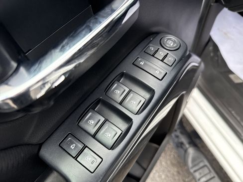 Used 2017 GMC Sierra 1500 SLT image 16