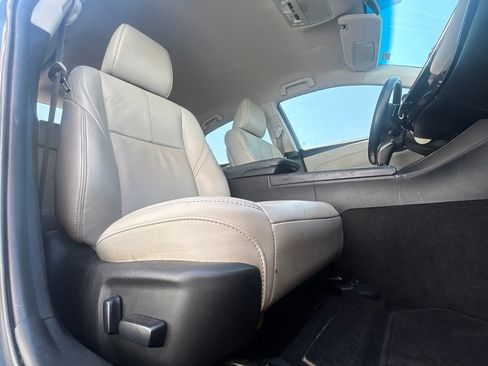 Used 2015 Toyota Avalon XLE FWD image 25