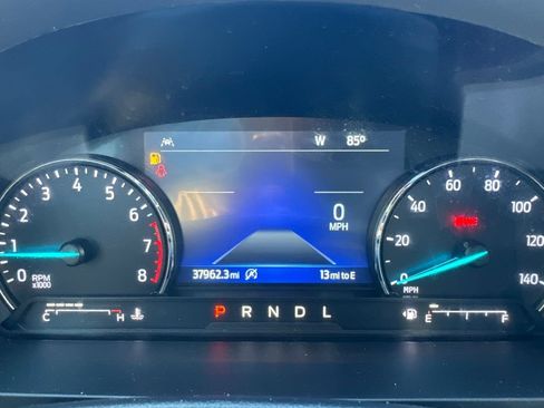 Used 2024 Ford Explorer XLT w/ Equipment Group 202A AWD/4WD image 13