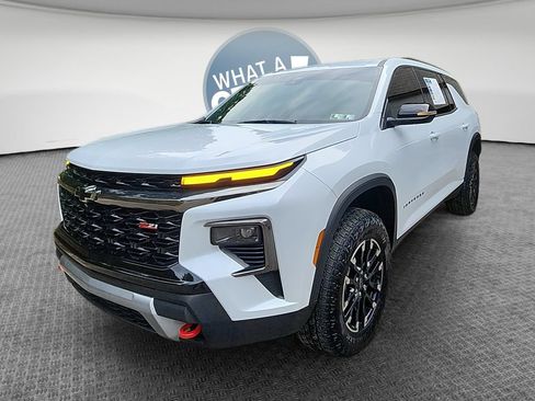 Used 2026 Chevrolet Traverse Z71 w/ LPO, Floor Liner Package AWD/4WD image 9